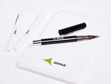 papelería y bolígrafos